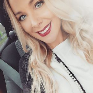 Meet your Posher, Anina